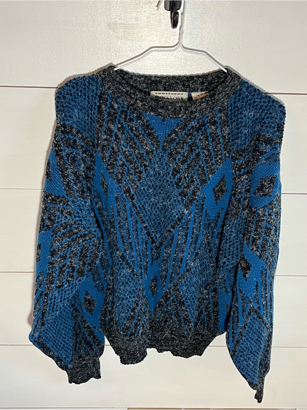 Pelican Cove Chunky Blue and Black Patterned Women's Sweater - Vintage